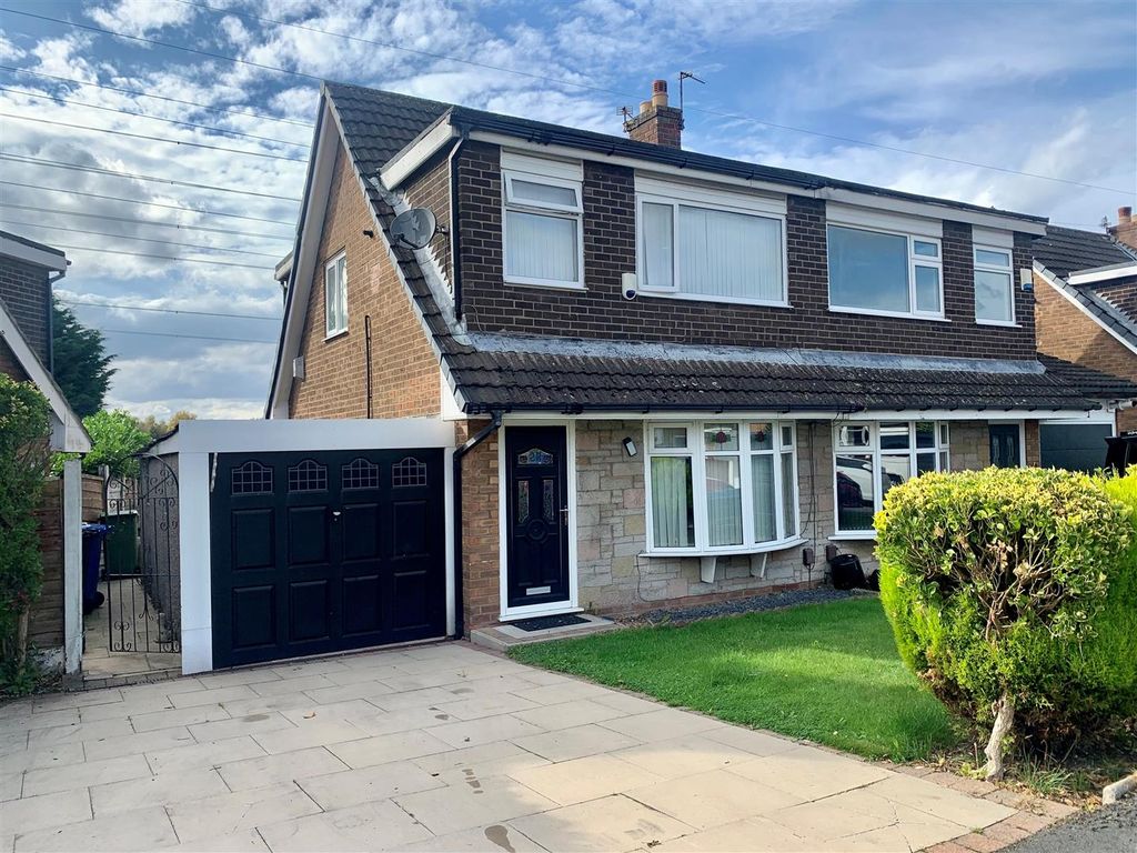 3 bed semidetached house for sale in Compton Close, Urmston