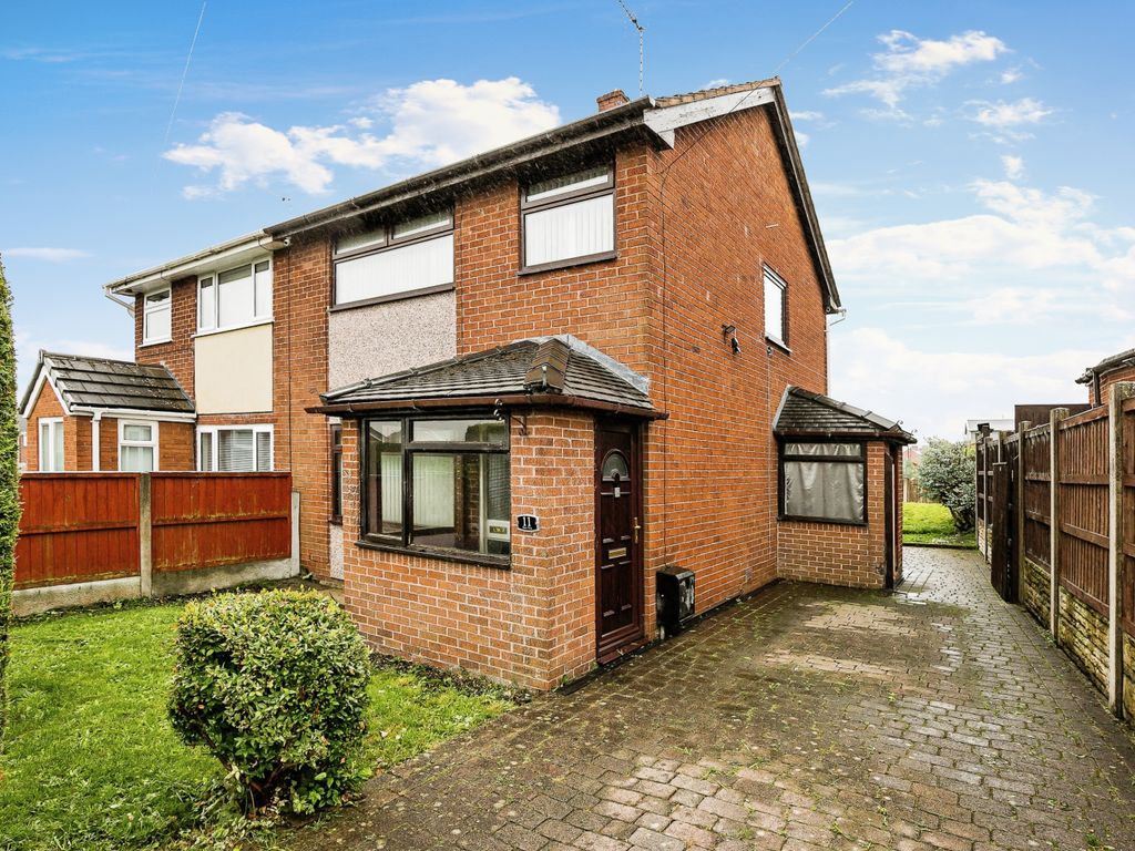 3 bed semidetached house for sale in Maesteg, Wrexham LL14, £160,000