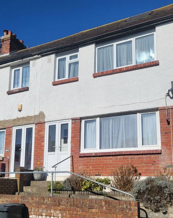 3 bed terraced house to rent in Claremont Road, BexhillOnSea TN39, £