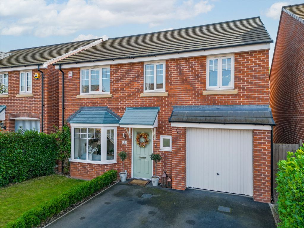 4 bed detached house for sale in Wigse Avenue, Kidderminster DY11, £