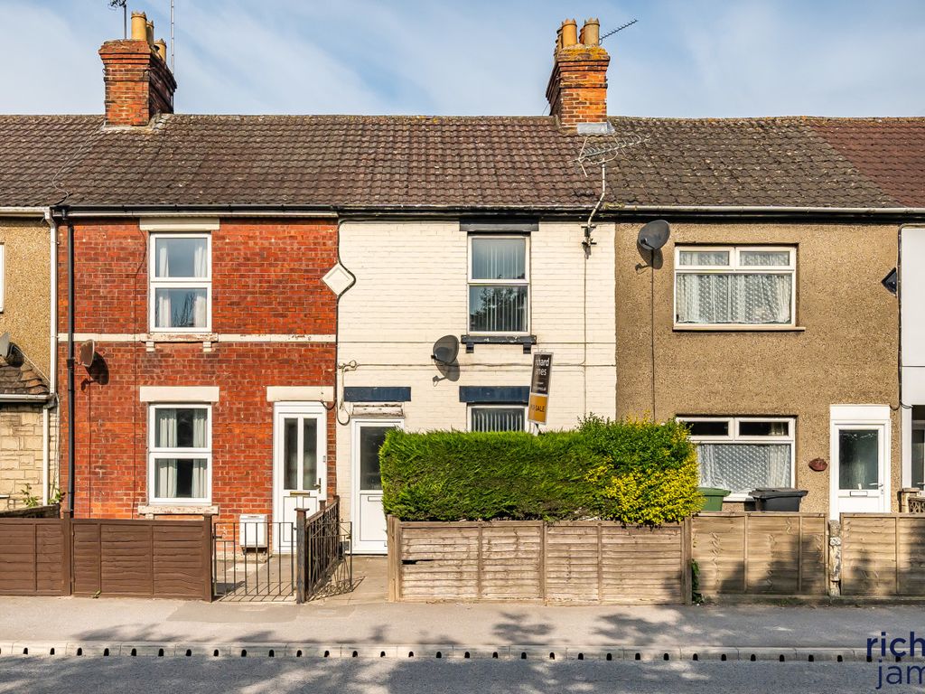 2 bed terraced house for sale in Swindon Road, Wroughton, Swindon SN4