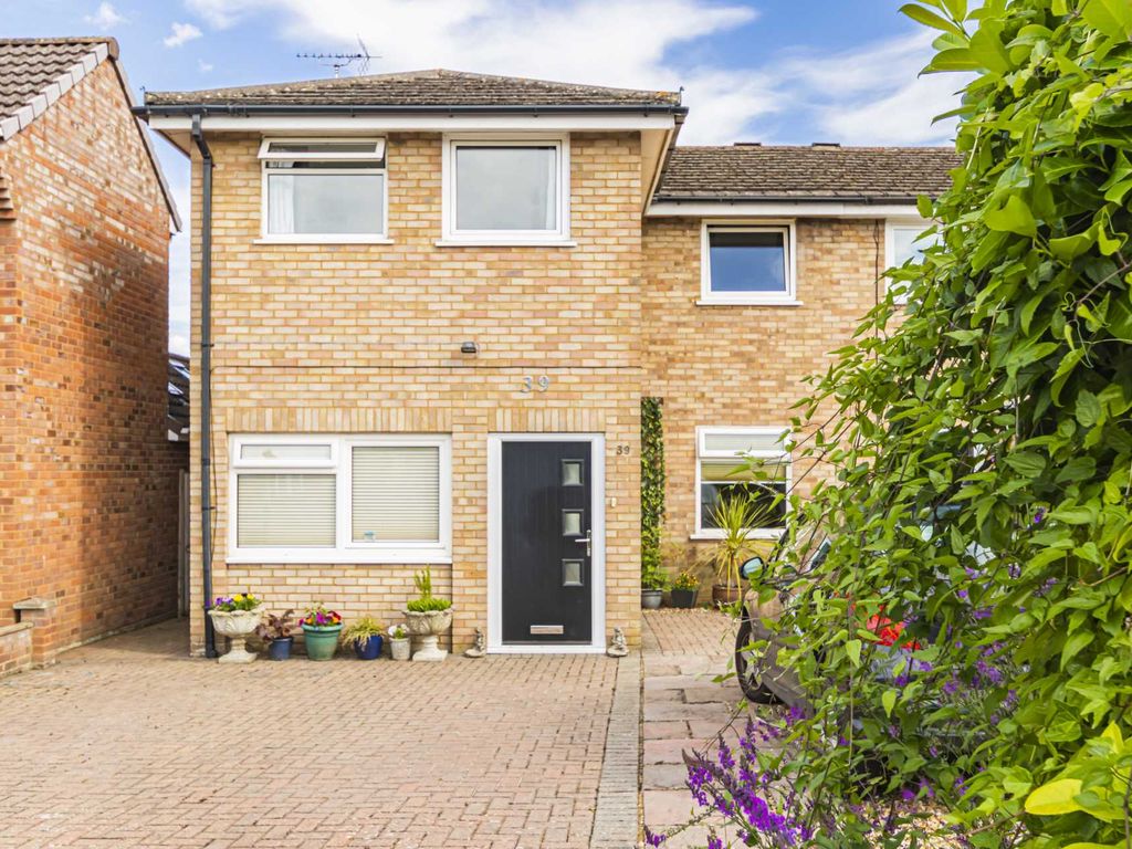 4 bed semidetached house to rent in Highfield Road, Tring HP23 Zoopla