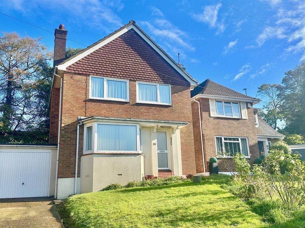 3 bed detached house for sale in Wadhurst Close, St. LeonardsOnSea