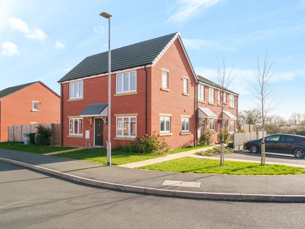 3 bed semidetached house for sale in Clinton Gardens, Tuxford, Newark