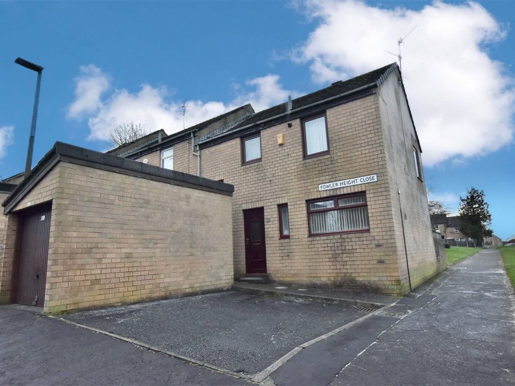 3 bed town house for sale in Fowler Height Close, Livesey, Blackburn