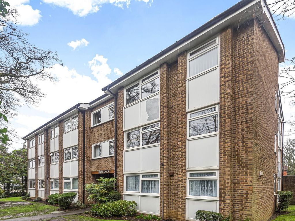 Castleview Road, Weybridge KT13  