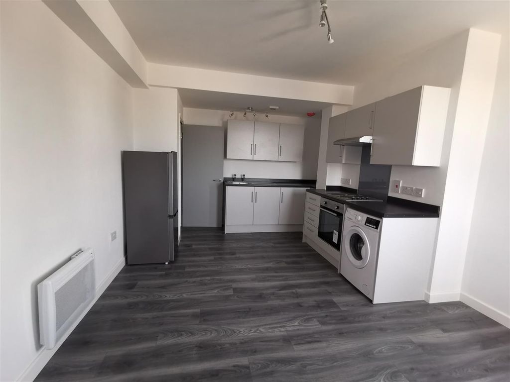 1 bed flat to rent in Salisbury Road, Smethwick B66, £685 pcm Zoopla