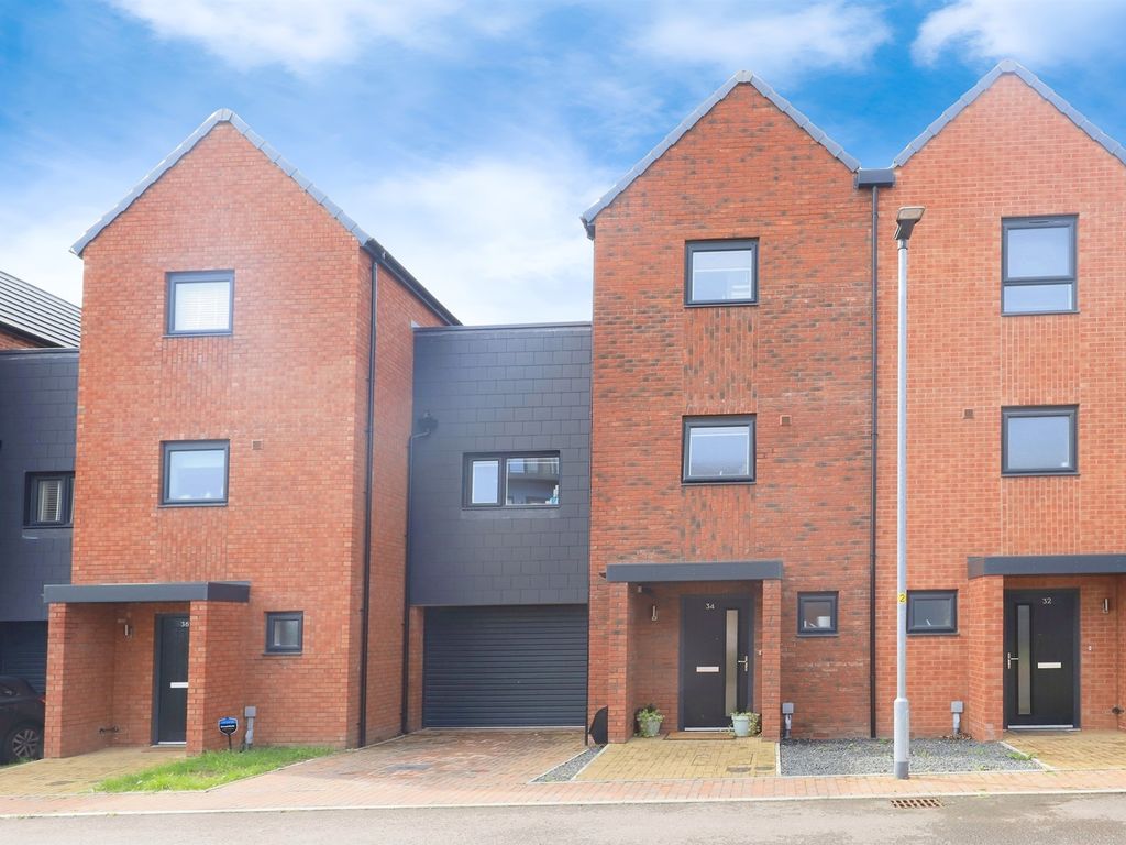 3 bed semidetached house for sale in Bernard Hall Avenue, Wednesfield