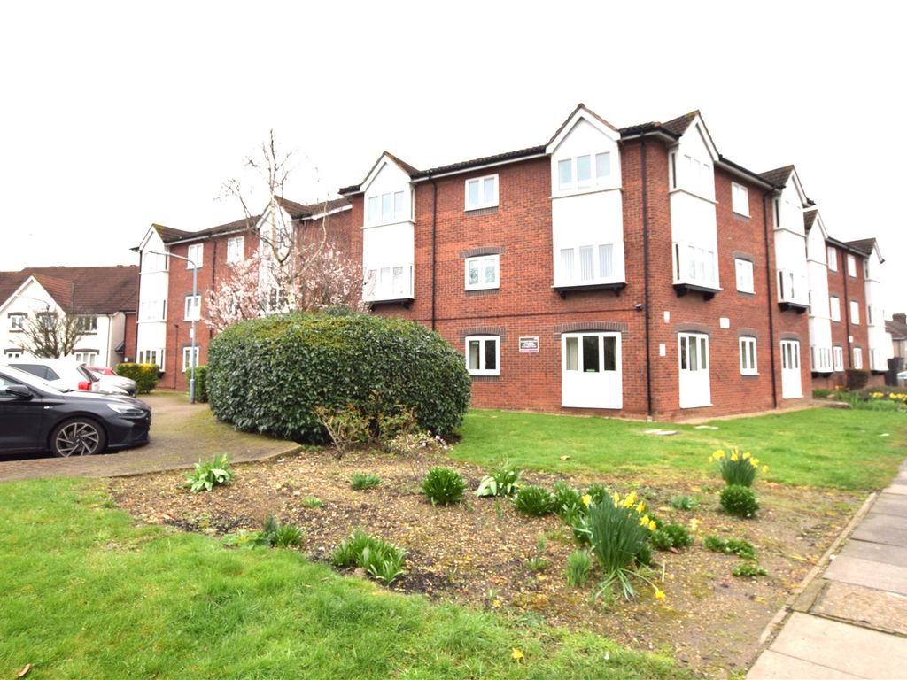 1 bed flat for sale in Cunningham Close, Chadwell Heath RM6, £85,000