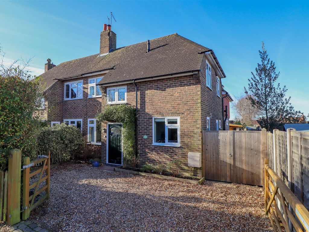 4 bed semidetached house for sale in Orchard Road, Horsham RH13, £