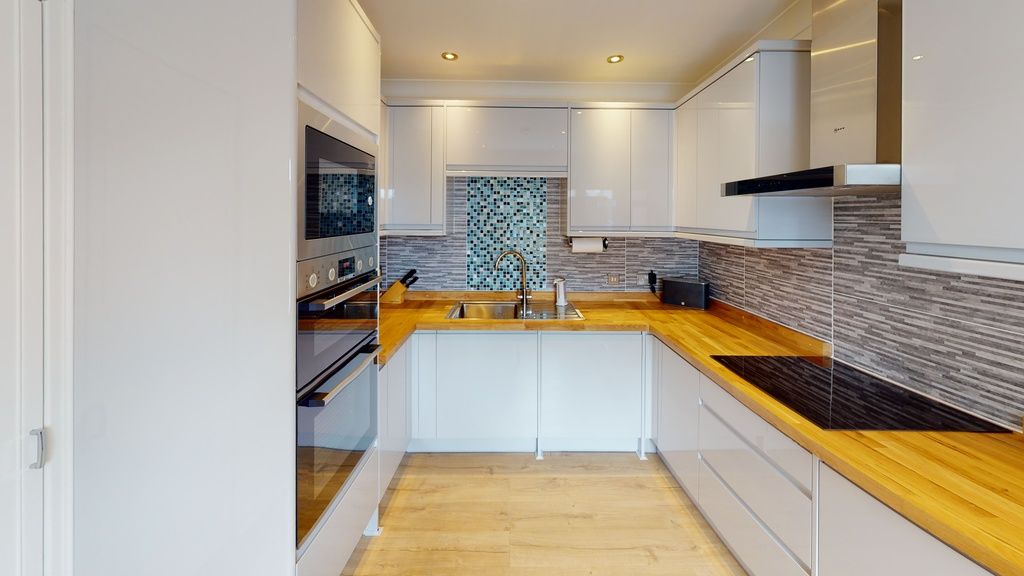 2 bed detached house for sale in Sinclair Street, Halkirk KW12, £130,000 Zoopla