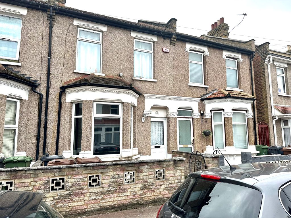 3 bed terraced house for sale in Faircross Avenue, Barking IG11 Zoopla