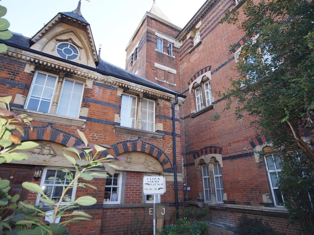 Studio to rent in Victory Road, London E11 Zoopla