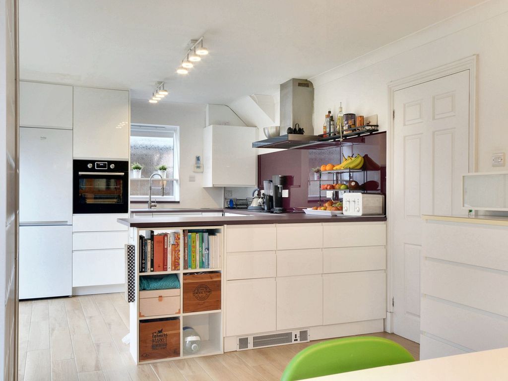 4 bed detached house for sale in Church Road, Willesborough TN24, £