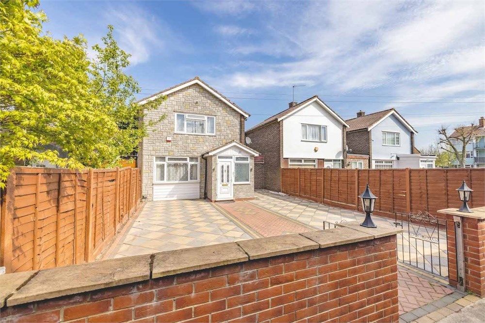 2 bed linkdetached house for sale in Perryman Way, Slough SL2 Zoopla