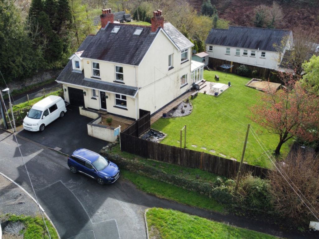 4 bed detached house for sale in Highland Terrace, Pontarddulais