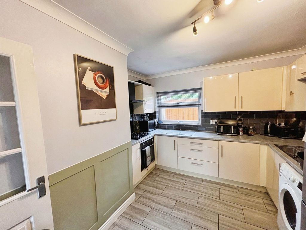 3 bed semidetached house for sale in Jubilee Crescent, Skewen, Neath