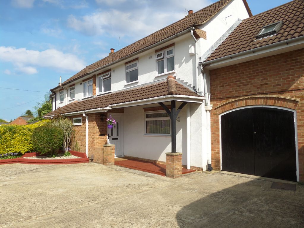4 bed semidetached house for sale in Hillside Road, Earley, Reading
