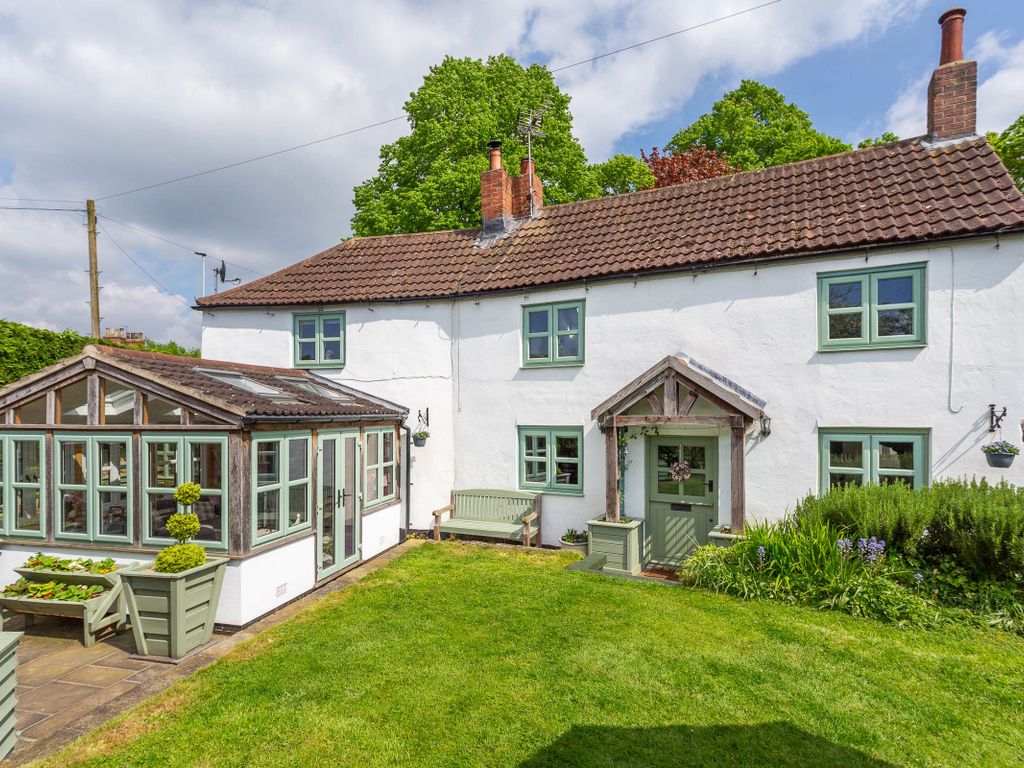 3 bed link detached house for sale in Chapel Street, Hambleton, North