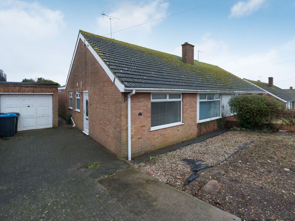 2 bed semidetached bungalow for sale in Thirlmere Avenue, Ramsgate