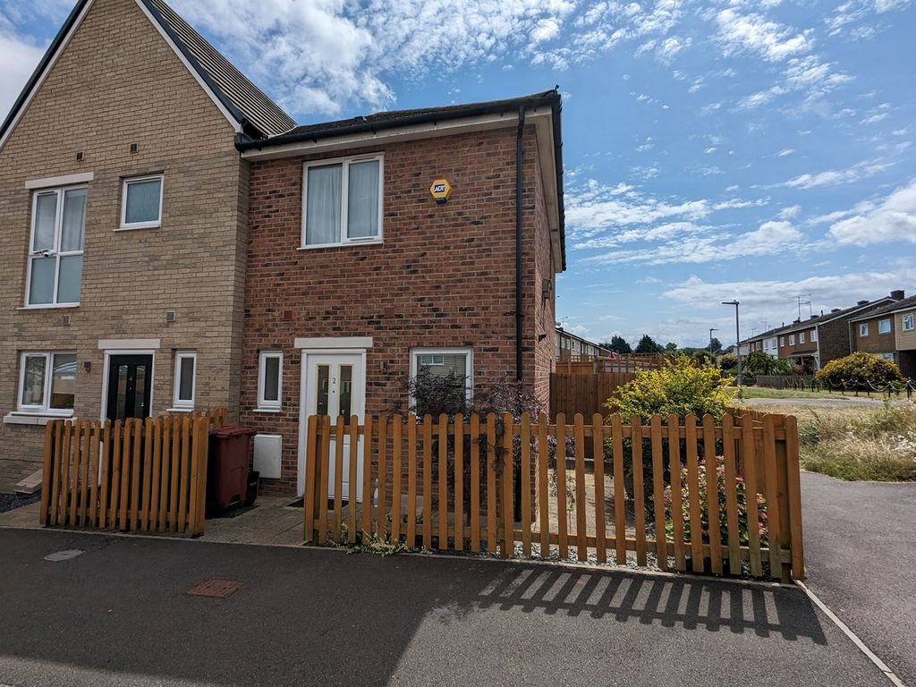 2 bed semidetached house to rent in Eddleston Way, Tilehurst, Reading