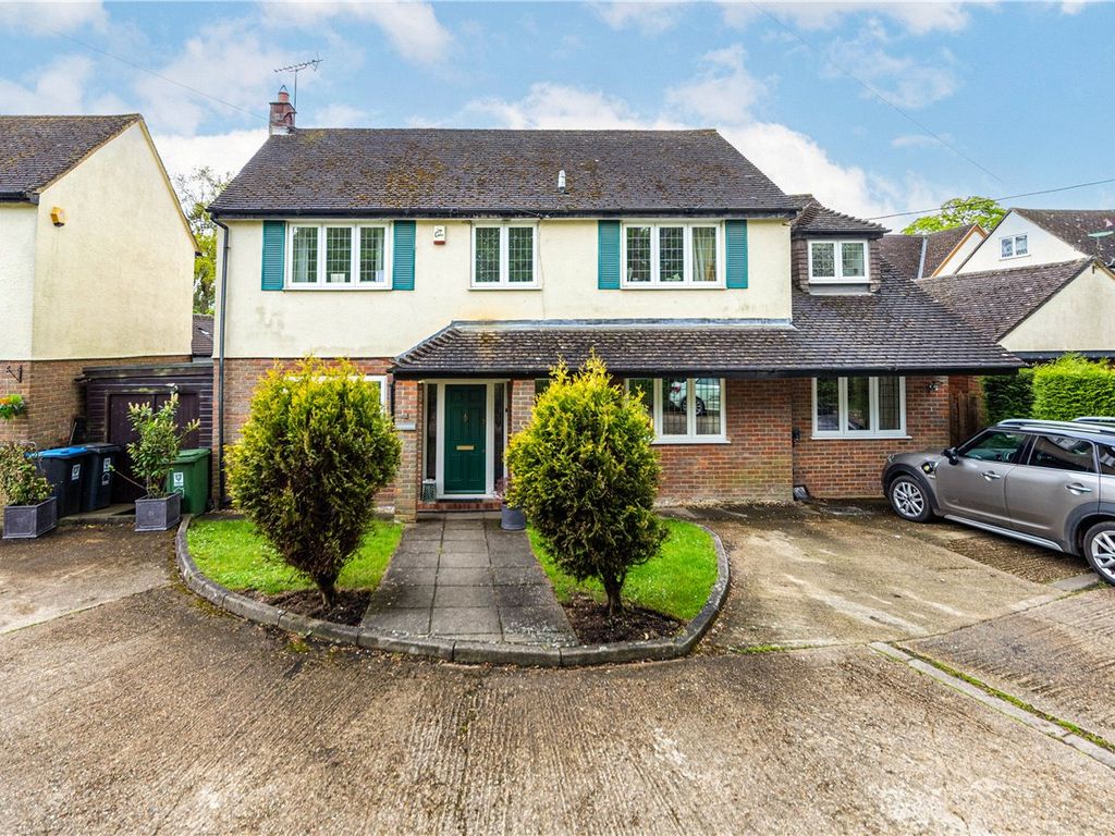 5 bed detached house for sale in Shootersway, Berkhamsted