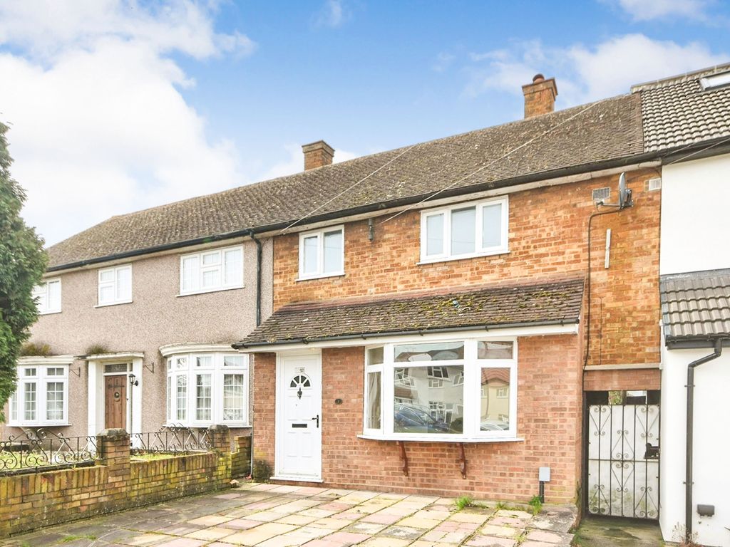 3 bed terraced house for sale in Dewsbury Road, Romford RM3, £400,000 Zoopla
