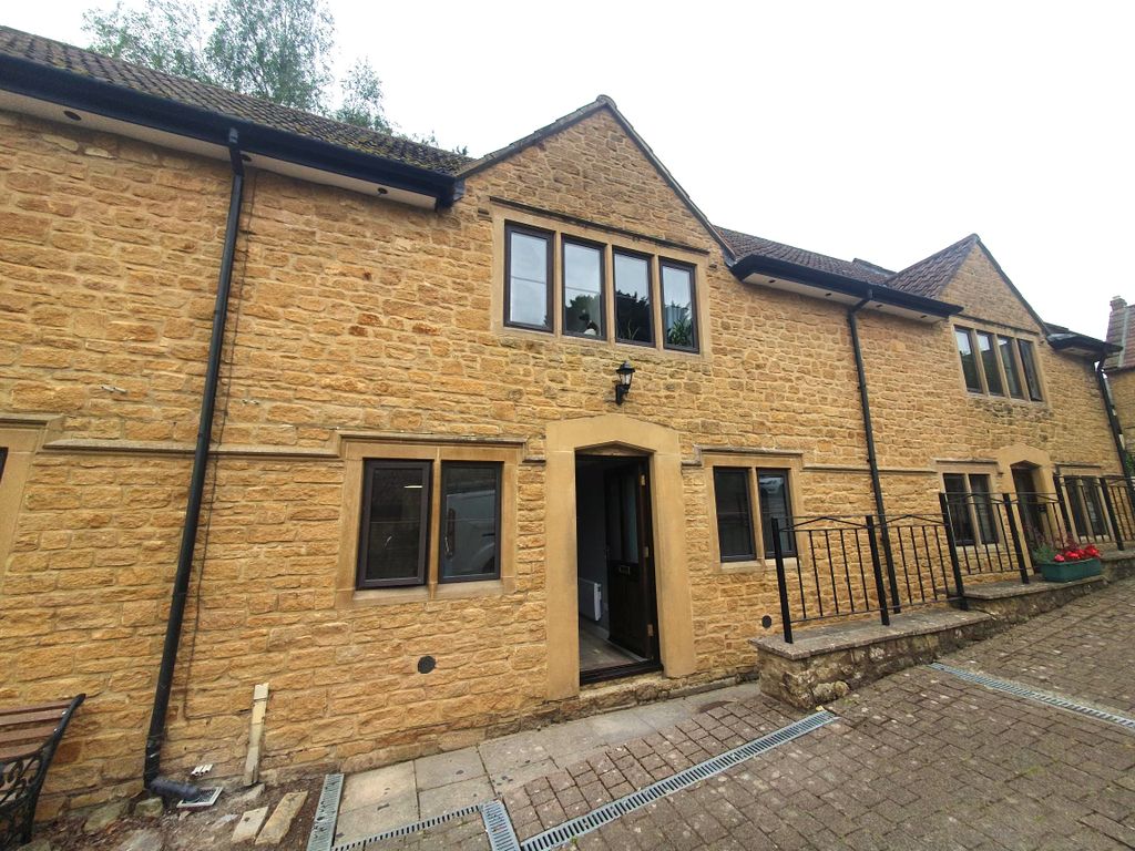 1 bed flat to rent in Harding Court, South Petherton TA13, £780 pcm