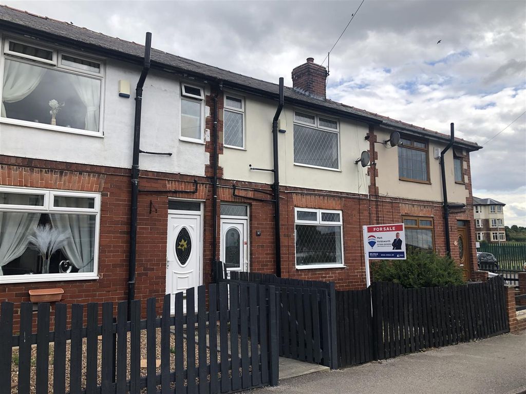 3 bed property for sale in Greenside Avenue, Mapplewell, Barnsley S75