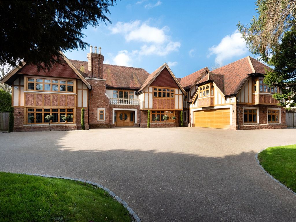 Detached house for sale in Worlds End Lane, Chelsfield Park BR6, £