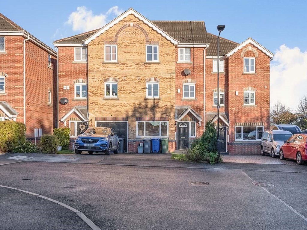 5 bed terraced house for sale in Heath Court, Warmsworth, Doncaster DN4