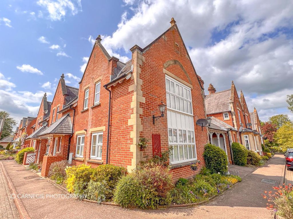 2 bed property for sale in St Marys Court, Ottway Walk, Welwyn AL6, £