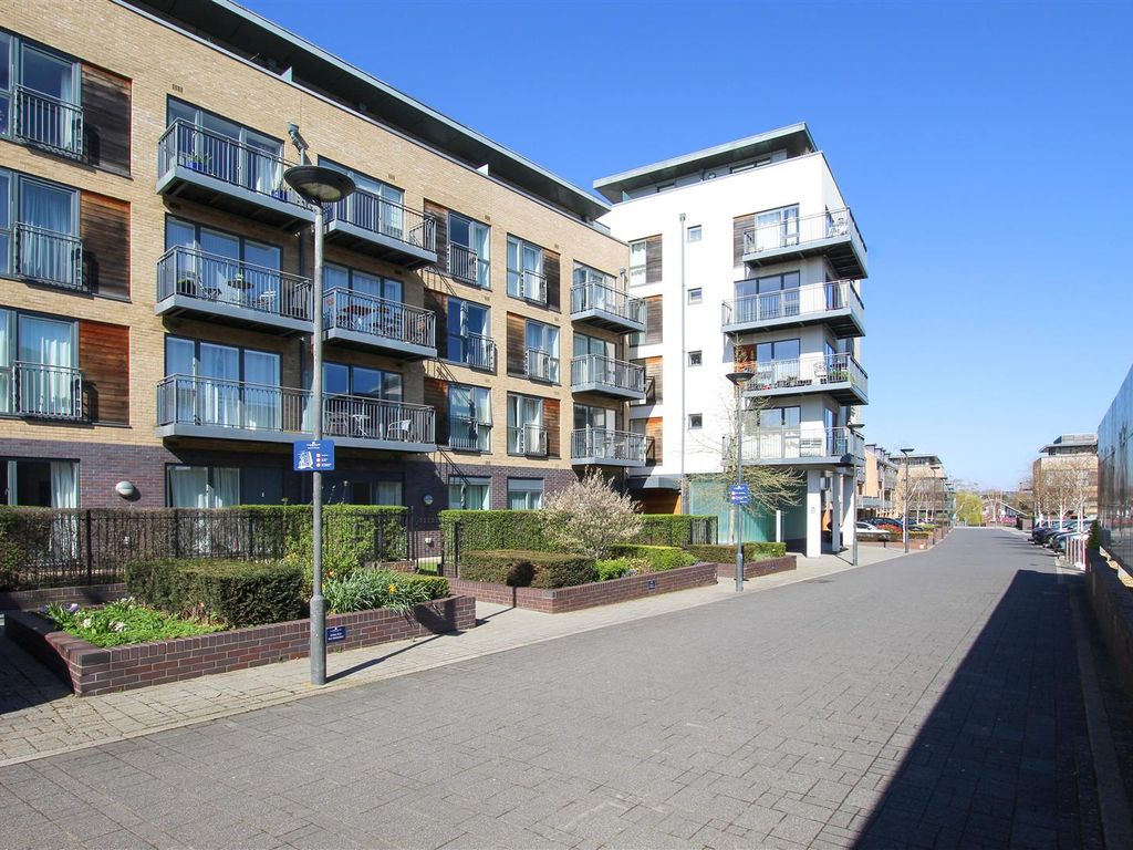 2 bed flat to rent in Brooke House, Kingsley Walk, Cambridge CB5 Zoopla