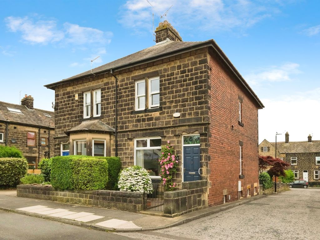 3 bed semidetached house for sale in Cavendish Drive, Guiseley, Leeds