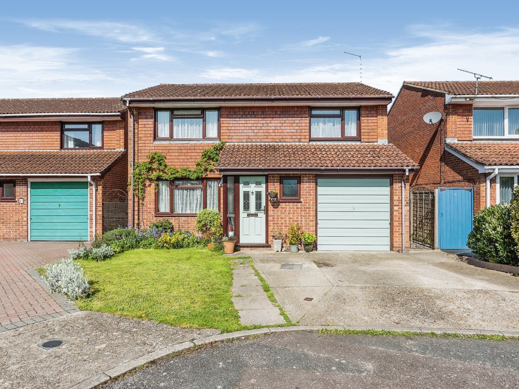 4 bed detached house for sale in Brackley Way, Totton, Southampton
