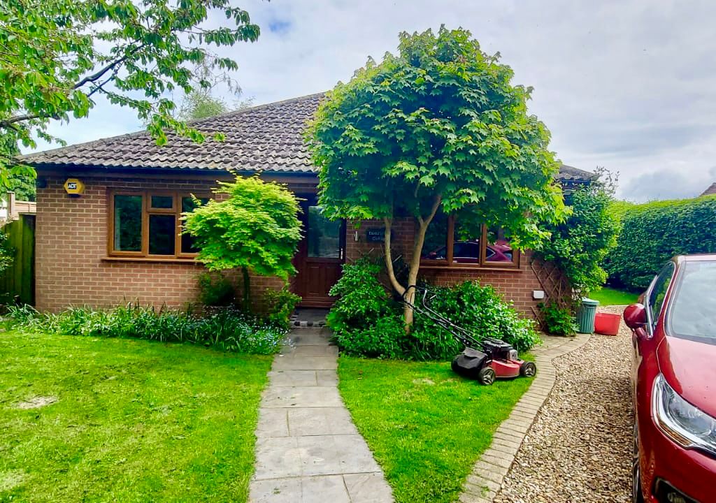 3 bed bungalow to rent in Marsh Road, Gedney Drove End, Spalding PE12