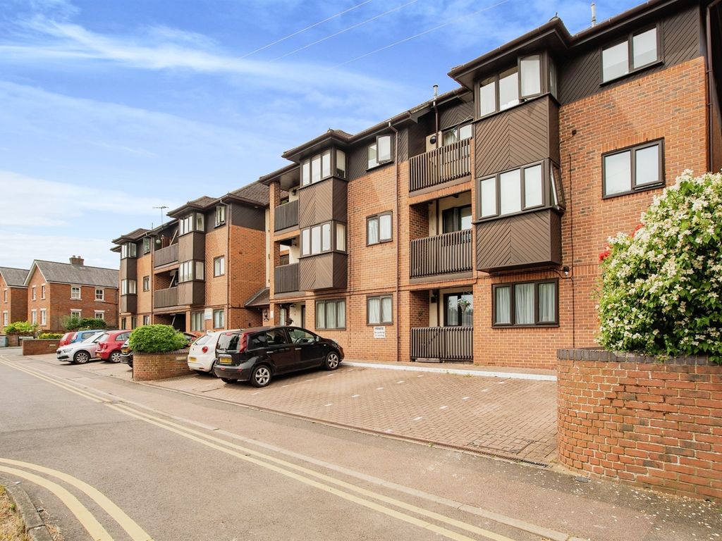 3 bed flat for sale in Cotterells Hill, Hemel Hempstead HP1 Zoopla