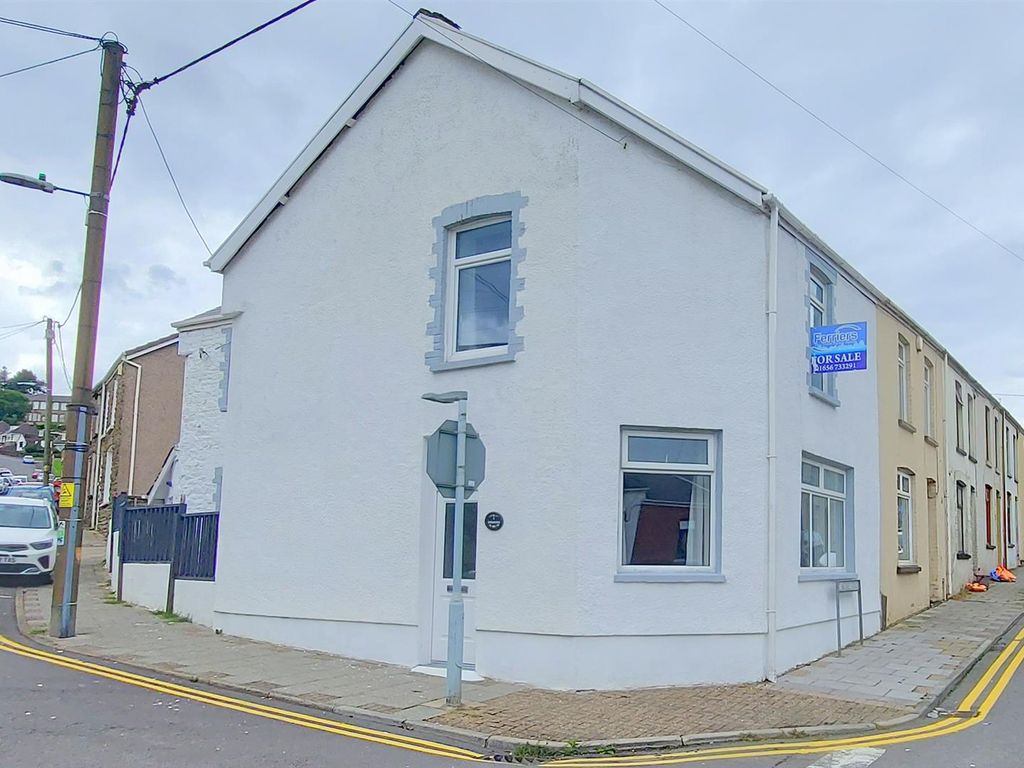 4 bed end terrace house for sale in St. Michaels Road, Maesteg CF34
