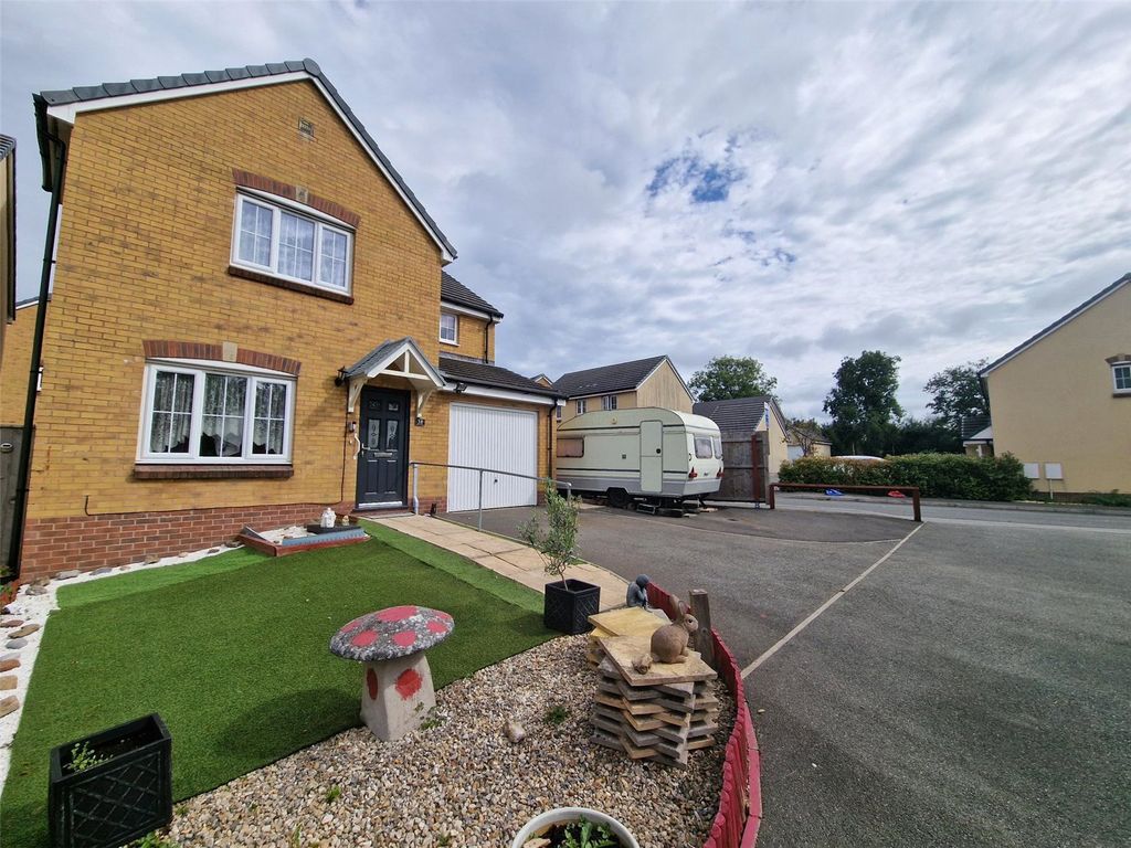 4 bed detached house for sale in Gatehouse View, Pembroke