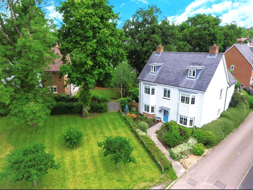 5 bed detached house for sale in Bill Deedes Way, Aldington, Ashford