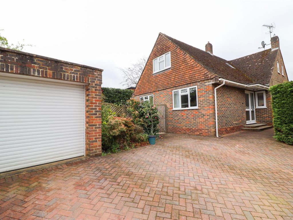 4 bed property for sale in Rushmoor Close, Fleet GU52, £750,000 Zoopla