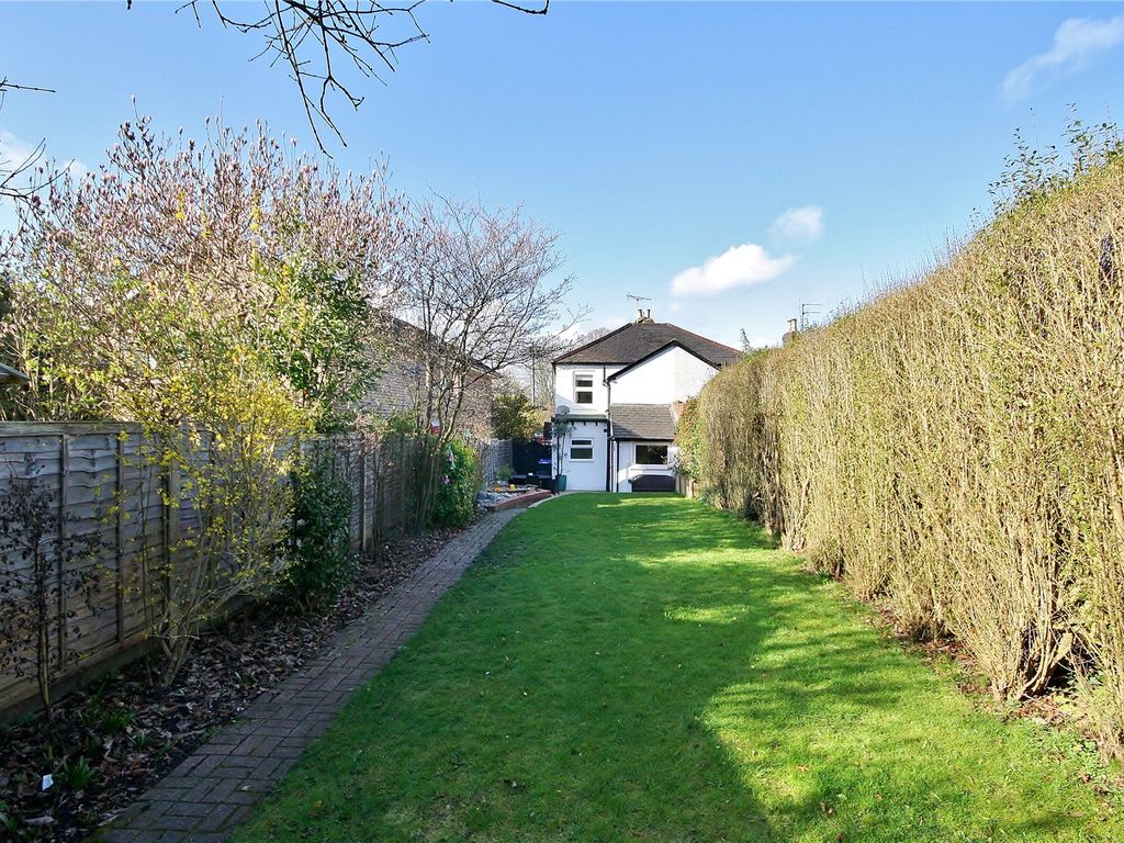 3 bed semidetached house for sale in Connaught Road, Brookwood, Woking