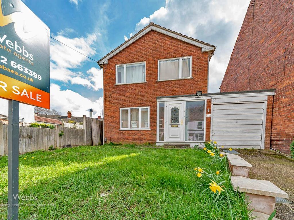 3 bed detached house for sale in Milton Road, Wolverhampton WV10, £