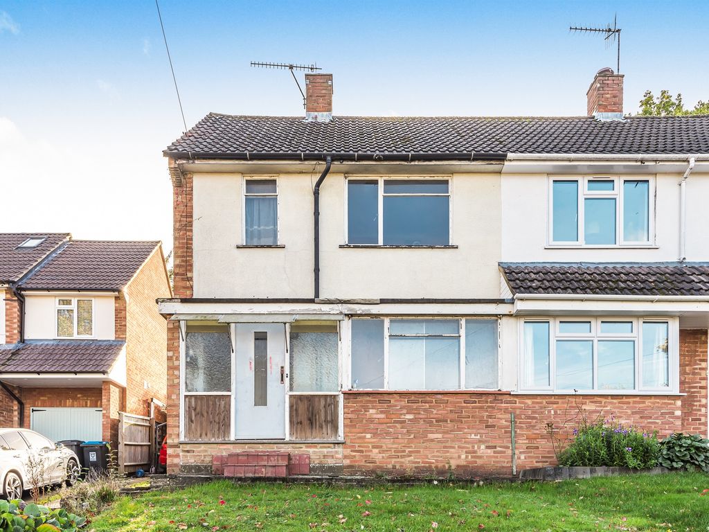 3 bed semidetached house for sale in St. Margarets Close, Berkhamsted