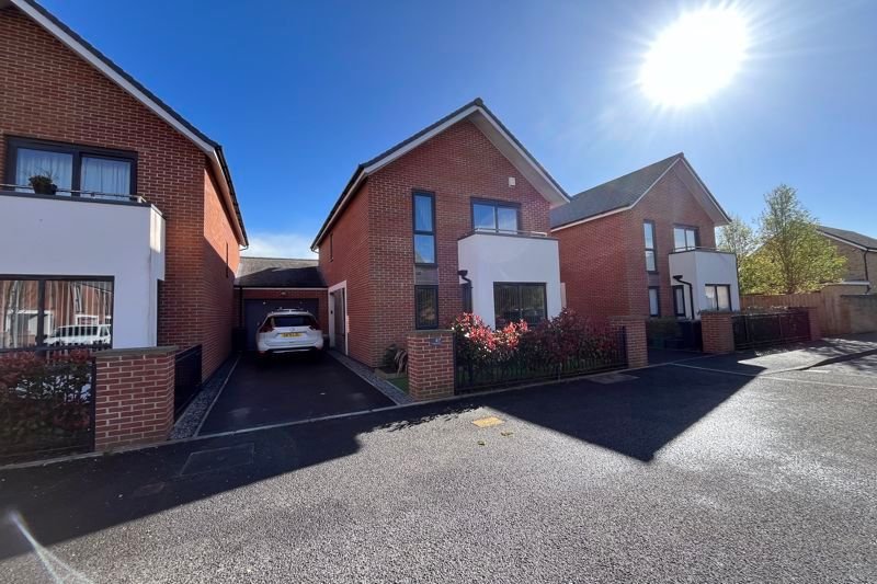 3 bed link detached house for sale in Locking Farm Industrial Estate