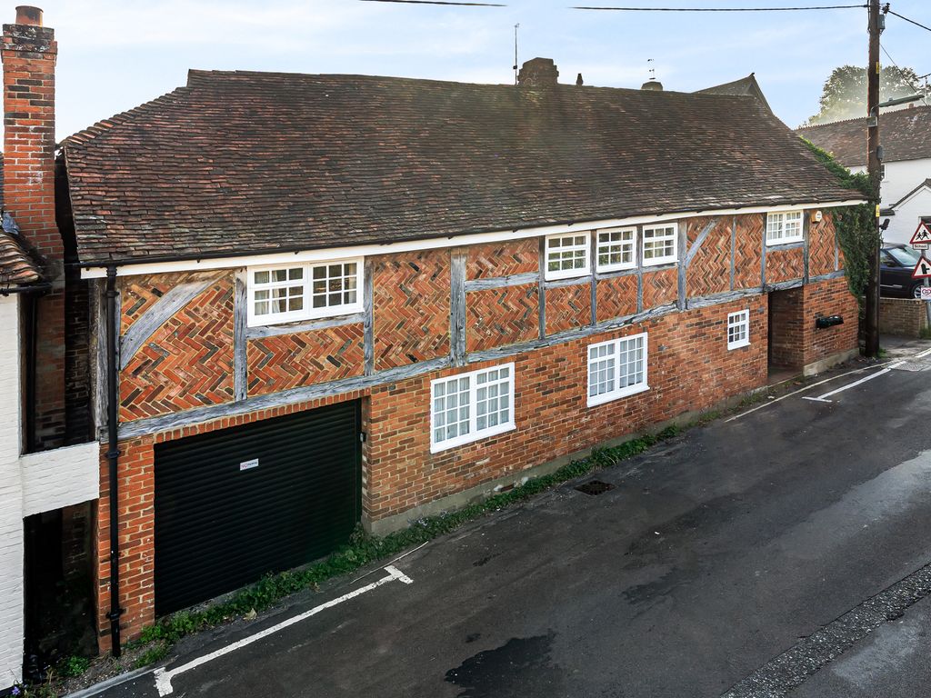 3 bed semidetached house for sale in King Street, Odiham RG29, £