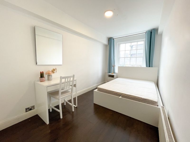 4 bed shared to rent in Edgware Road, London W2, £1,300