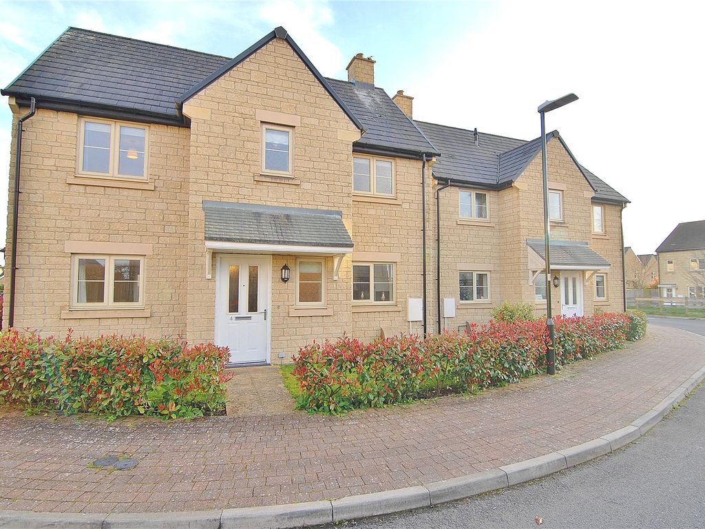 3 bed detached house for sale in Vosper Croft, Minchinhampton, Stroud