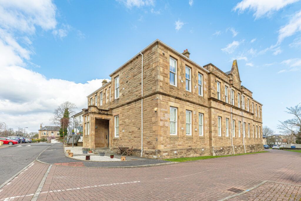 2 bed flat for sale in Old School Court, Linlithgow EH49, £299,000 Zoopla