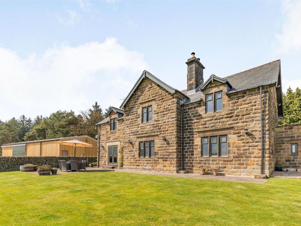 4 bed equestrian property for sale in Sydnope Hill, Darley Moor